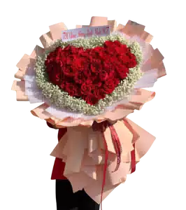 Bó Hoa Trái Tim Đỏ Gói Hồng