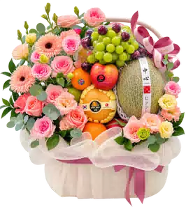 Giỏ Dưa Lưới Nho Xanh Phối Hoa Hồng