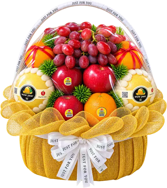Giỏ Nho Đỏ Lê Vàng Và Táo Đỏ